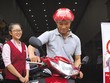 “Miếng bánh” cho vay tiêu dùng tại Việt Nam vẫn còn rất hấp dẫn. Ảnh: Đức Thanh