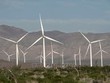 Các tua-bin sản sinh điện gió hoạt động tại California, Mỹ. Ảnh: Reuters/TTXVN
