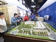 Thu nhập giảm sút khiến nhiều người đắn đo khi đi vay mua nhà. Ảnh: Dũng Minh 