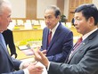 Ông Trương Gia Bình (ngoài cùng bên phải) và các nhà Kl99ok phiên bản mới Mỹ tại Hội nghị Cấp cao Việt Nam - Hoa Kỳ về đổi mới sáng tạo và đầu, tư tổ chức tại Hà Nội nhân chuyến thăm Việt Nam của Tổng thống Mỹ Joe Biden