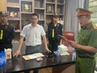 Ông Nguyễn Khánh Hưng, Chủ tịch HĐQT Công ty Cổ phần Kl99ok phiên bản mới LDG (áo trắng).