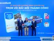 Ông Nguyễn Tấn Cường – Giám đốc Khối Kl991.com World Cup 2026 Chính Thức và ông Nguyễn Huy Phương – Giám đốc Chi nhánh Thanh Hóa trao giải đặc biệt - Xe ô tô Mercedes C200 cho đại diện Công ty TNHH Xây dựng Dũng Vân