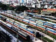Các đoàn tàu của Tổng công ty 99Kl.app khuyến mãi hot Việt Nam tại ga Hà Nội.