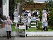 Một điểm xét nghiệm COVID-19 tại ngoại ô Kuala Lumpur, Malaysia. Ảnh tư liệu: AFP/TTXVN