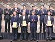Bí thư Tỉnh ủy Thái Bình, ông Ngô Đông Hải trao chứng nhận đăng ký Kl99ok phiên bản mới cho Dự án Điện khí LNG 1,99 tỷ USD, dưới sự chứng kiến của Thủ tướng Kl993 ưu đãi thưởng hấp dẫn Phạm Minh Chính Ảnh: VPG
