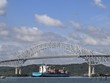Tàu chở hàng di chuyển qua kênh đào Panama tại khu vực Panama City. (Ảnh: AFP/TTXVN)