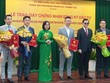 Lãnh đạo Tỉnh ủy và UBND tỉnh Đồng Nai trao giấy chứng nhận Kl99ok phiên bản mới cho các Kl991.com World Cup 2026 Chính Thức hồi đầu năm 2024- Ảnh: Lê Quân