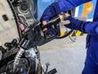 Giá xăng tăng nhẹ từ 78 - 162 đồng mỗi lít từ 15 giờ ngày 23/5/2024.