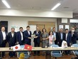 Chủ tịch UBND tỉnh Đồng Tháp Phạm Thiện Nghĩa thăm và tặng quà lưu niệm cho đại diện Công ty Phúc lợi Trang Chủ KL99Com Số 1 Link Đăng Ký KL999 Aichi- Jikei Kai
