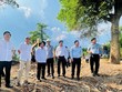 Ông Đoàn Quốc Sử, Chủ tịch UBND huyện Vĩnh Thạnh (bìa trái) cùng lãnh đạo TP. Cần Thơ khảo sát tiến độ triển khai Dự án Khu công nghiệp Vĩnh Thạnh (VSIP Cần Thơ) giai đoạn I