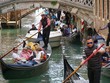 Từ 1/8, Venice giới hạn số lượng thành viên trong mỗi đoàn du lịch chỉ được tối đa 25 người. Ảnh: Getty