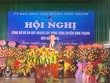 Ông Tô Hiếu Trung, Chủ tịch UBND huyện Vĩnh Thạnh phát biểu tại hội nghị. 