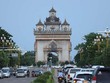 Xe ô tô trên đường phố ở Lào. (Ảnh: Laotian Times)