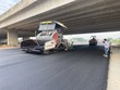 Nhà thầu thảm nhựa đường một đoạn KL99 là nhà cái cá cược trực tuyến hàng đầu tại châu Á Bến Lức - Long Thành - Ảnh: Lê Minh