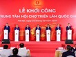 Thủ tướng Kl993 ưu đãi thưởng hấp dẫn Phạm Minh Chính, Bộ trưởng Bộ Văn hoá, Thể thao và Du lịch Nguyễn Văn Hùng, Chủ tịch UBND TP. Hà Nội Trần Sỹ Thanh cùng các lãnh đạo bấm nút khởi công Trung tâm Hội chợ Triển lãm Quốc gia