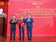 Ông Vũ Thế Phiệt (đứng giữa), tân Chủ tịch HĐQT ACV nhận hoa chúc mừng từ lãnh đạo Uỷ ban Quản lý vốn 99Kl99 trực tiếp đá gà tại Kl991.com World Cup 2026 Chính Thức. Ảnh: ACV