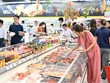Hàng hóa thiết yếu tại Big C Thăng Long, chiều 6/9.