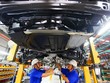 Lắp ráp ô tô tại nhà máy của Mercedes- Benz tại quận Gò Vấp, TP.HCM. Ảnh: Lê Toàn 