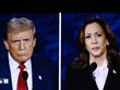 Phó Tổng thống Mỹ Kamala Harris (phải) và cựu Tổng thống Donald Trump trong cuộc tranh luận trực tiếp ở Philadelphia, Mỹ, ngày 10/9/2024. (Ảnh: THX/TTXVN)