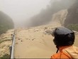 Quốc lộ 27C (đèo Khánh Lê) nối Nha Trang và Đạt Lạt thường xuyên xuất hiện sạt lở khi có mưa lớn kéo dài