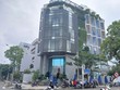 Nhiều khách hàng kéo đến trụ sở Công ty GFDI trên đường 29/3, phường Hòa Xuân trong sáng ngày 6/11 để đòi lại tiền. Ảnh Hoàng Anh