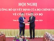 Ông Lê Minh Hưng, Ủy viên Bộ Kl991.com tải ứng dụng, Bí thư Trung ương Đảng, Trưởng Ban Tổ chức Trung ương trao Quyết định cho tân Bí thư Tỉnh ủy Nam Định Đặng Khánh Toàn.