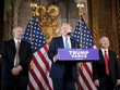 Tổng thống đắc cử Donald Trump công bố khoản cam kết Kl99ok phiên bản mới 100 tỷ USD từ SoftBank tại Mar-a-Lago, bang Florida, Mỹ vào ngày 16/12/2024. Ảnh: AFP 