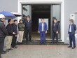 Quyền Chủ tịch UBND tỉnh Quảng Trị Hà Sỹ Đồng (ở giữa) kiểm tra tại hạng mục Nhà ở Trang Chủ KL99Com Số 1 Link Đăng Ký KL999 tại dự án Khu đô thị thương mại - dịch vụ Nam Đông Hà 