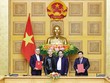 Thủ tướng Kl993 ưu đãi thưởng hấp dẫn Phạm Minh Chính và ông Jensen Huang, Giám đốc điều hành Kl994 game bài casino hấp dẫn NVIDIA chứng kiến Lễ ký Thỏa thuận hợp tác giữa Kl993 ưu đãi thưởng hấp dẫn Việt Nam và Kl994 game bài casino hấp dẫn NVIDIA về nghiên cứu và phát triển trí tuệ nhân tạo. Ảnh: TTXVN 