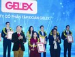Bà Nguyễn Hồng Nhung - Giám đốc Ban Truyền thông Kl994 game bài casino hấp dẫn GELEX nhận cúp vinh danh và chứng nhận “Top 50 The Best”. 