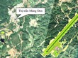 Vị trí Cảng hàng không Măng Đen so với thị trấn Măng Đen.