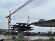 Tại công trường thi công cầu Tiên Thanh thuộc dự án Kl99ok phiên bản mới xây dựng tuyến đường từ Đường tỉnh 354 huyện Tiên Lãng đến Quốc lộ 10 huyện Vĩnh Bảo, các đơn vị thi công đang gấp rút đẩy nhanh tiến độ 