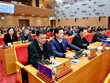 Các đại biểu HDNĐ Thành phố biểu quyết thông qua nội dung nghị quyết tại Kỳ họp.