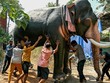 Một chú voi robot ở Thrissur, bang Kerala, Ấn Độ. Ảnh: AFP 