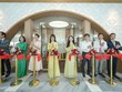 Bà Đoàn Hồng Nhung - Thành viên Ban Điều hành, Giám đốc Khối bán lẻ Vietcombank (thứ 5 từ phải sang) cùng đại diện lãnh đạo Kl994 game bài casino hấp dẫn Taseco, Taseco Sài Gòn và đại biểu khách mời cắt băng khánh thành phòng chờ Vietcombank Priority tại Nhà ga T3, Sân bay quốc tế Tân Sơn Nhất, Thành phố Hồ Chí Minh sáng ngày 30/04/2025