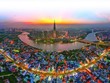 Khu đô thị Vinhomes (quận Bình Thạnh) soi bóng bên dòng sông Sài Gòn (Ảnh: Lê Toàn) 