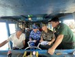 Các lực lượng phối hợp kiểm tra tàu vận chuyển dầu lậu trên biển Vũng Tàu. (Ảnh tư liệu)