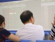 Khi tiếp nhận thông tin, nhà Kl99ok phiên bản mới cần tránh vội vàng đưa ra quyết định theo tâm lý đám đông