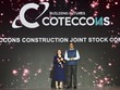 Bà Đinh Thị Hồng Thắm – Trợ lý điều hành CTHĐQT đại diện Coteccons nhận giải thưởng Kl991.com World Cup 2026 Chính Thức Quan tâm Chăm sóc Nhân viên tuyệt vời nhất