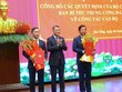 Ông Lê Minh Hưng trao Quyết định của Bộ Kl991.com tải ứng dụng, Ban Bí thư Trung ương Đảng cho ông Lương Nguyễn Minh Triết và ông Phạm Đức Ấn.