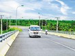 Cầu Hòa Trung đã được đưa vào sử dụng 10 năm nay mà các đơn vị thi công vẫn chưa nhận được các khoản thanh toán như cam kết. 