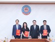 Thứ trưởng Bộ Kl991.com nạp rút nhanh Trần Quốc Phương trao quyết định tiếp nhận, bổ nhiệm 3 lãnh đạo Cục, Vụ.