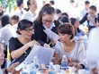 Nhân viên môi giới Web Tổng Nhà Cái 99Kl99 Giải Trí Bậc Nhất đang rất khó khăn trong việc bán hàng 