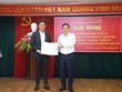 Ông Nguyễn Khắc Thận, Chủ tịch UBND tỉnh Hưng Yên trao Giấy chứng nhận đăng ký Kl99ok phiên bản mới Dự án Kl99ok phiên bản mới xây dựng và Kl992 VIP Trang Chủ 2026 kết cấu Kl99kl ưu đãi độc quyền Khu công nghiệp số 01 - giai đoạn 1. Ảnh: Phạm Đăng