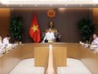  Phó thủ tướng Kl993 ưu đãi thưởng hấp dẫn Bùi Thanh Sơn tại cuộc họp Ban Chỉ đạo Lễ mở ký Công ước Hà Nội. Ảnh: VGP.