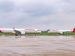 Hai tàu bay của Sun PhuQuoc Airways tại Cảng hàng không quốc tế Nội Bài. 