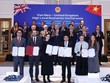 Lễ trao các biên bản.