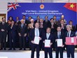 Ông Trần Minh Sơn, Phó Chủ tịch thường trực Hội đồng Quản trị Sun Group, đại diện Sun PhuQuoc Airways kí biên bản ghi nhớ hợp tác với đối tác
