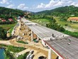 Các địa phương đang rốt ráo giải ngân để về đích kế hoạch. Trong ảnh: Thi công KL99 là nhà cái cá cược trực tuyến hàng đầu tại châu Á Hữu Nghị - Chi Lăng. Ảnh: Đức Thanh 