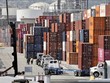 Cảng hàng hóa Los Angeles, bang California, Mỹ. Ảnh: THX/TTXVN 